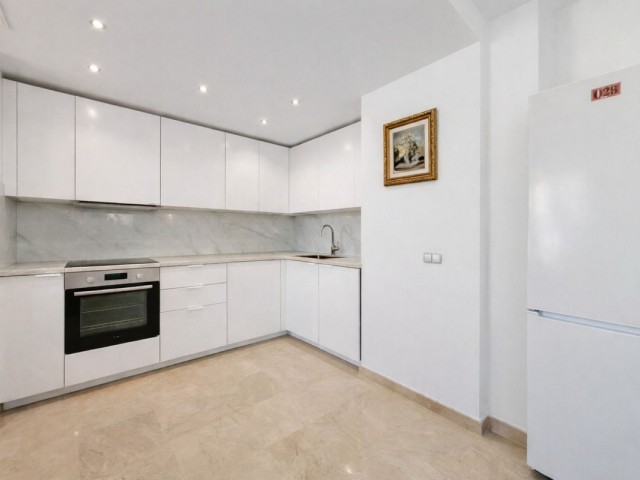 Apartment, Benahavis, R5417206