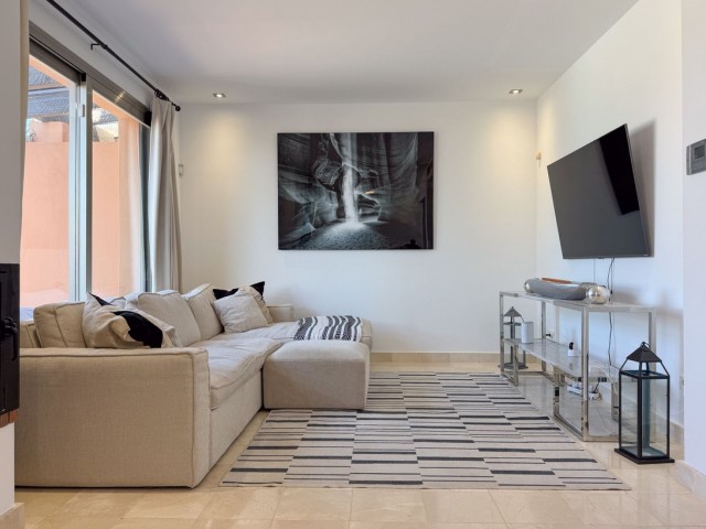 Maison mitoyenne avec 4 Chambres  à Riviera del Sol