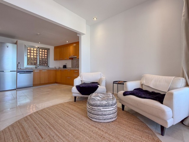 Maison mitoyenne avec 4 Chambres  à Riviera del Sol