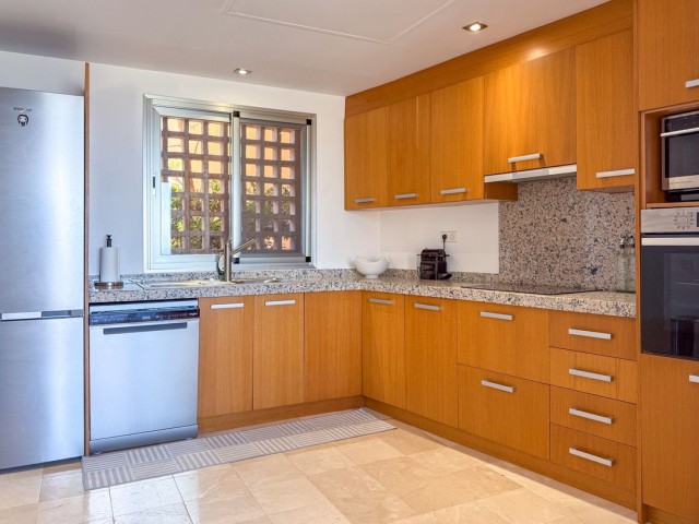 Maison mitoyenne avec 4 Chambres  à Riviera del Sol
