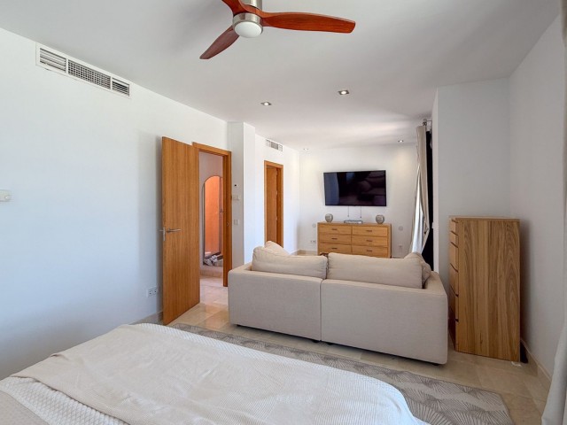 Maison mitoyenne avec 4 Chambres  à Riviera del Sol