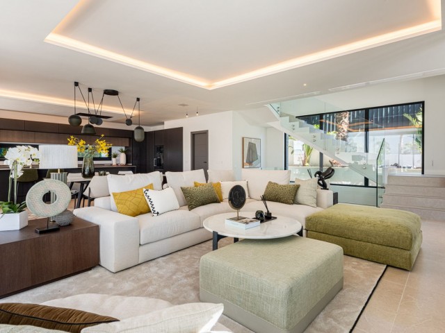 Villa, La Cala Hills, R5419291