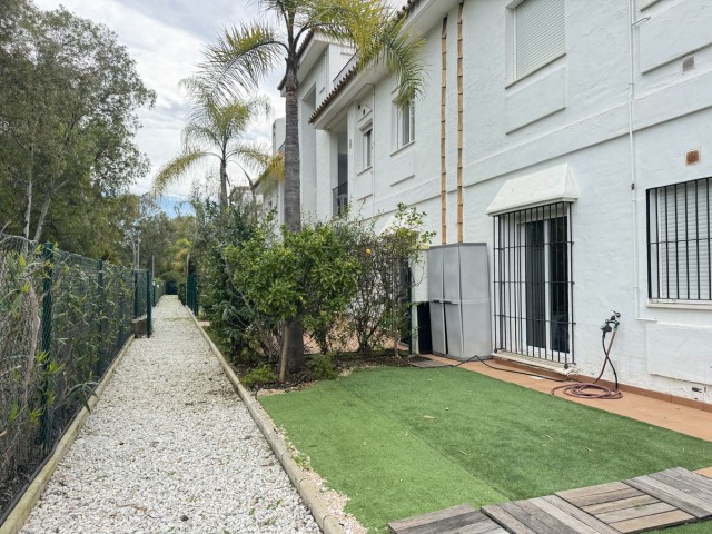 2 Bedrooms Apartment in Nueva Andalucía