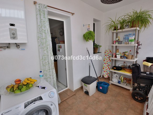 4 Schlafzimmer Villa in San Luis de Sabinillas