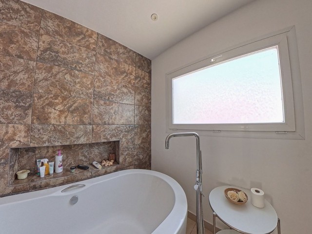 4 Schlafzimmer Villa in Torremuelle