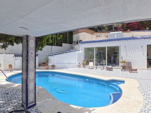 4 Schlafzimmer Villa in Torremuelle