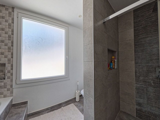 4 Schlafzimmer Villa in Torremuelle