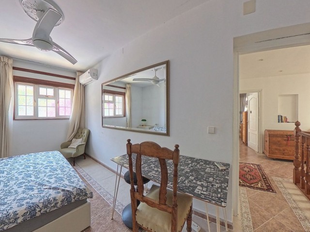 4 Schlafzimmer Villa in Torremuelle