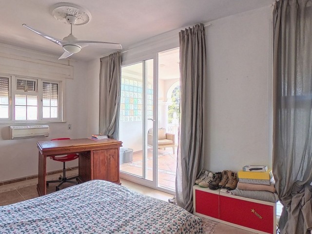 4 Schlafzimmer Villa in Torremuelle