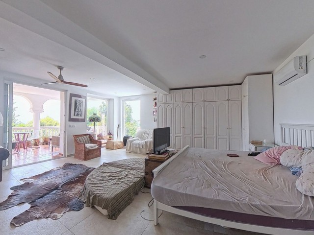 4 Schlafzimmer Villa in Torremuelle