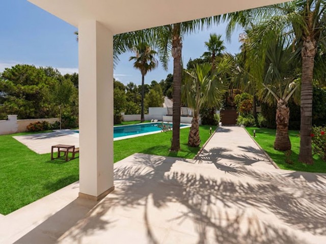 Villa avec 5 Chambres  à El Madroñal