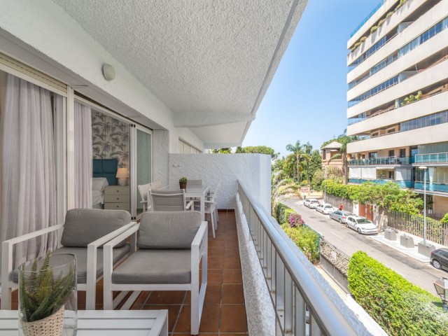 Apartment, The Golden Mile, R5427682