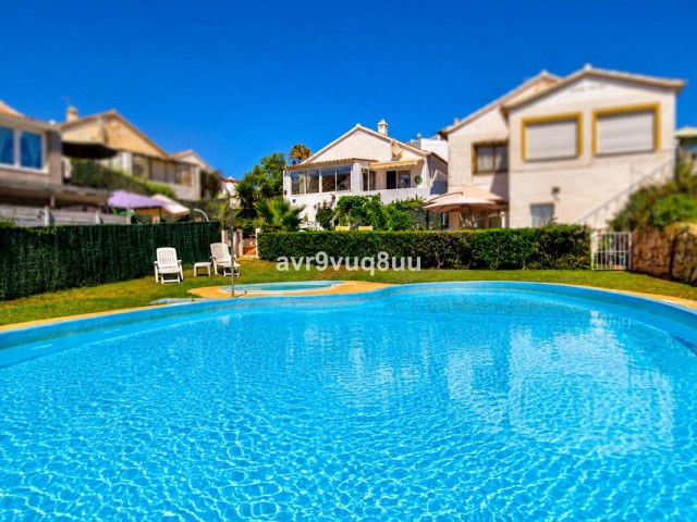 Huvila, El Faro, R5424184
