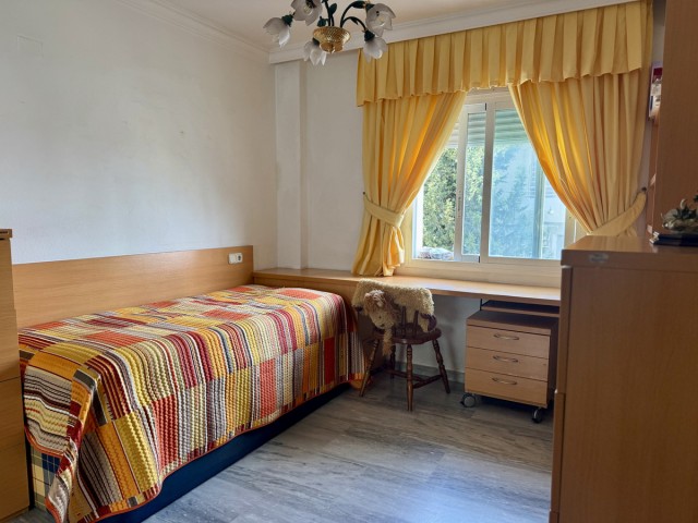 Apartamento con 4 Dormitorios  en Guadalmina Baja