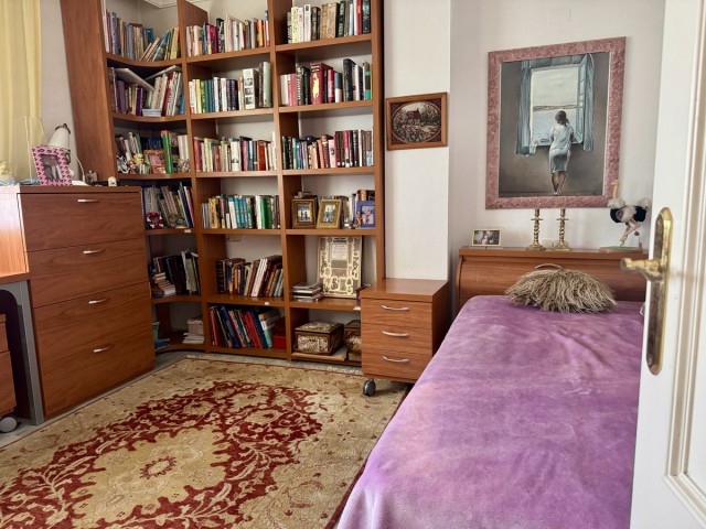 Apartamento con 4 Dormitorios  en Guadalmina Baja