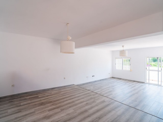 Maison mitoyenne avec 3 Chambres  à Torremuelle
