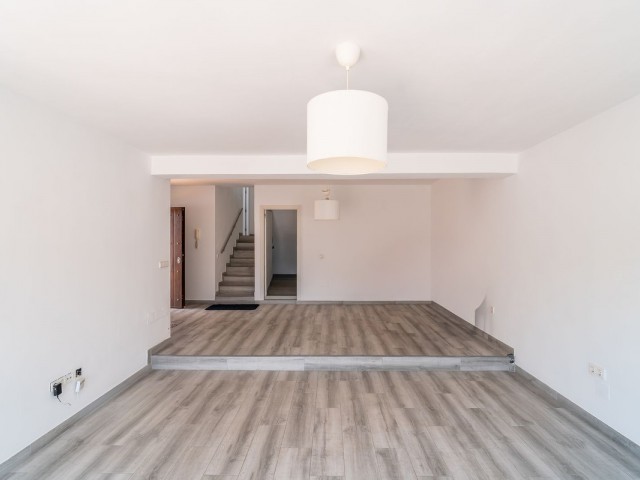 Maison mitoyenne avec 3 Chambres  à Torremuelle