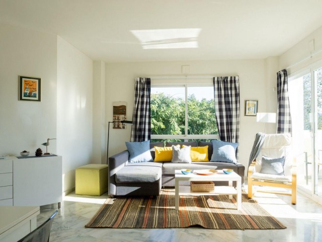 2 Bedrooms Apartment in Elviria