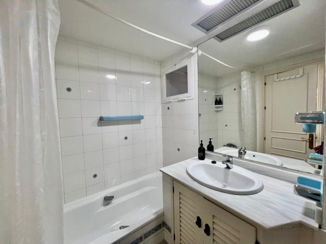 2 Bedrooms Apartment in Elviria