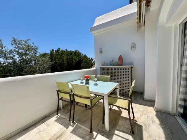 2 Bedrooms Apartment in Elviria