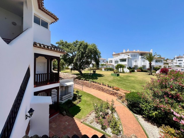 2 Bedrooms Apartment in Elviria