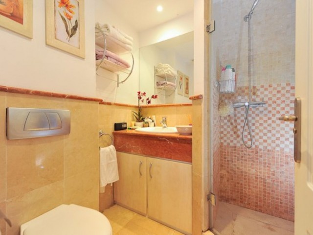 2 Bedrooms Apartment in Calahonda