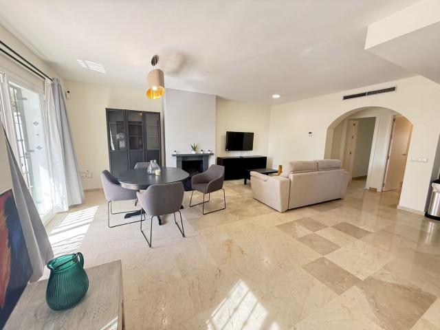 Apartment, Aloha, R5435794