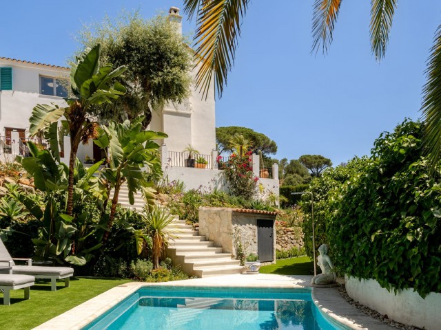 Villa avec 5 Chambres  à El Madroñal