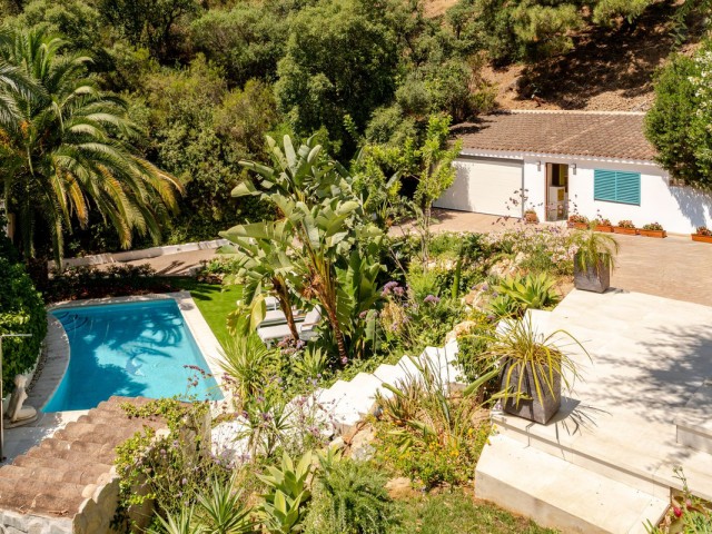 Villa avec 5 Chambres  à El Madroñal