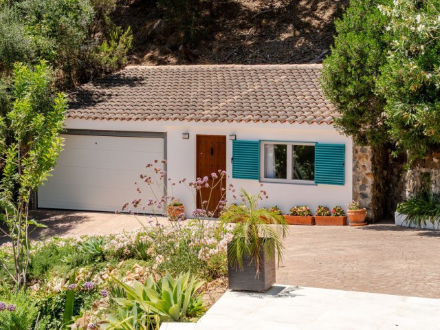 Villa avec 5 Chambres  à El Madroñal