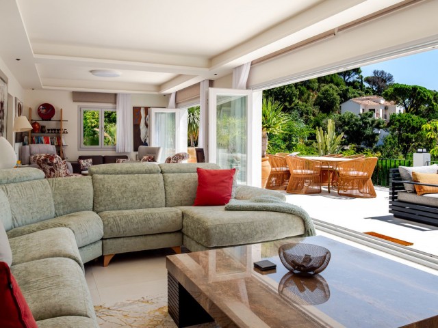Villa avec 5 Chambres  à El Madroñal