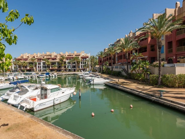 Appartement, Sotogrande Marina, R5437162