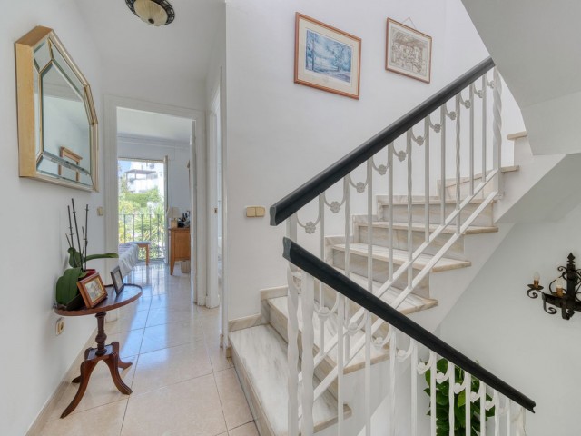 Maison mitoyenne avec 3 Chambres  à Bel Air