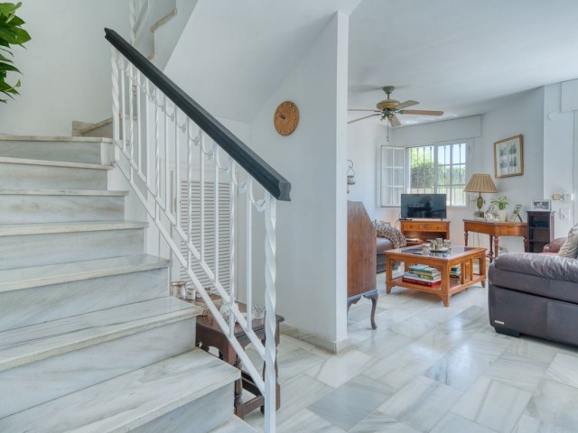 Maison mitoyenne avec 3 Chambres  à Bel Air
