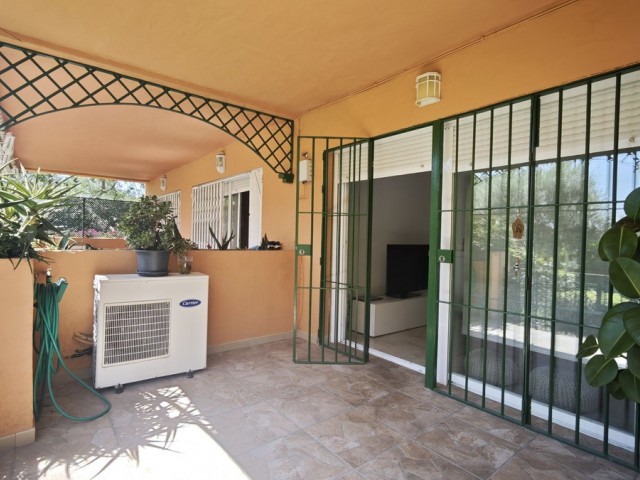 Huoneisto, Guadalmina Alta, R5423311