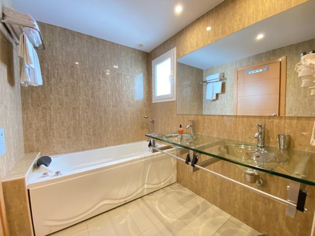 2 Soveroms Leilighet i Estepona
