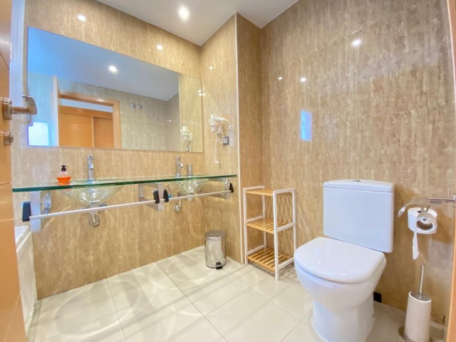 2 Soveroms Leilighet i Estepona