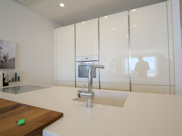 Penthouse avec 2 Chambres  à Puerto de Cabopino