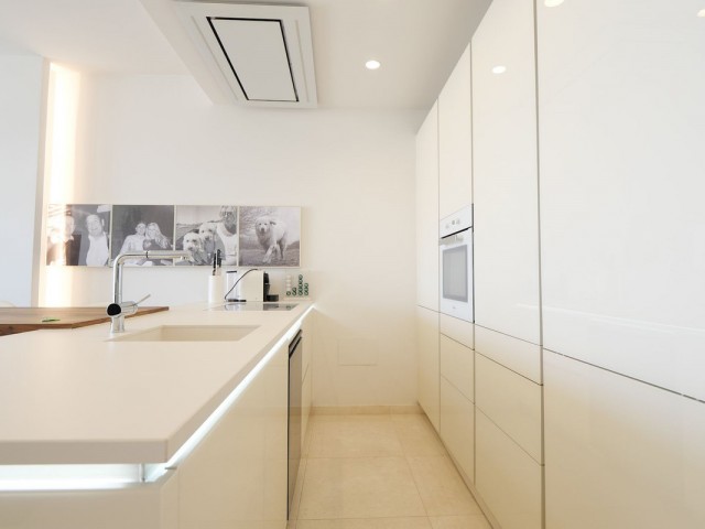 Penthouse avec 2 Chambres  à Puerto de Cabopino