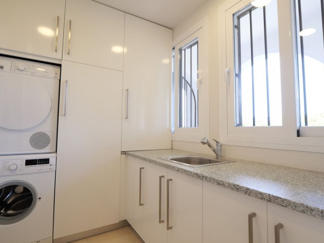 Penthouse avec 2 Chambres  à Puerto de Cabopino
