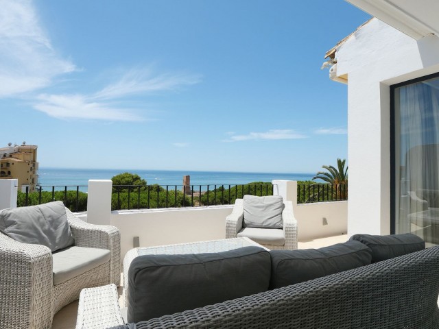 Penthouse avec 2 Chambres  à Puerto de Cabopino