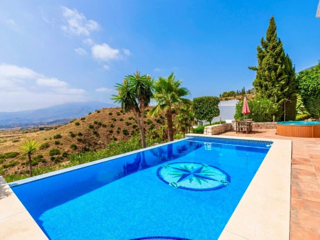Villa avec 3 Chambres  à Valtocado