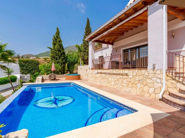 Villa avec 3 Chambres  à Valtocado