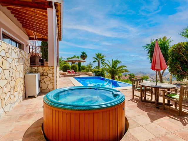 Villa avec 3 Chambres  à Valtocado
