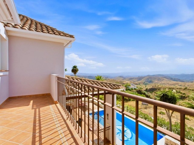 Villa avec 3 Chambres  à Valtocado