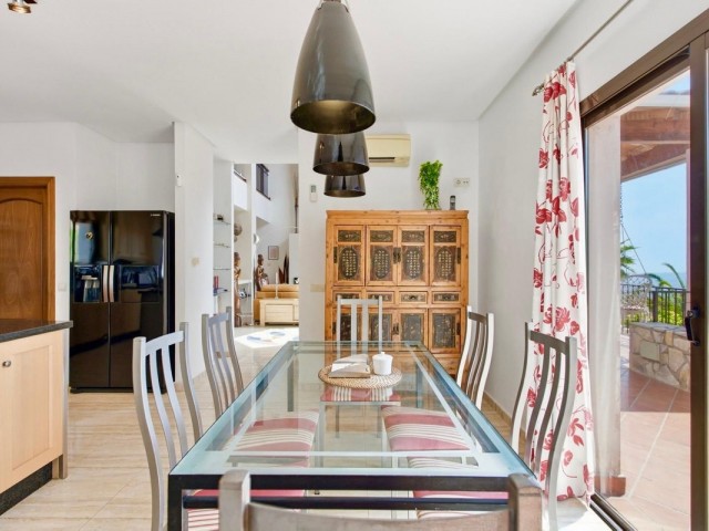 Villa avec 3 Chambres  à Valtocado