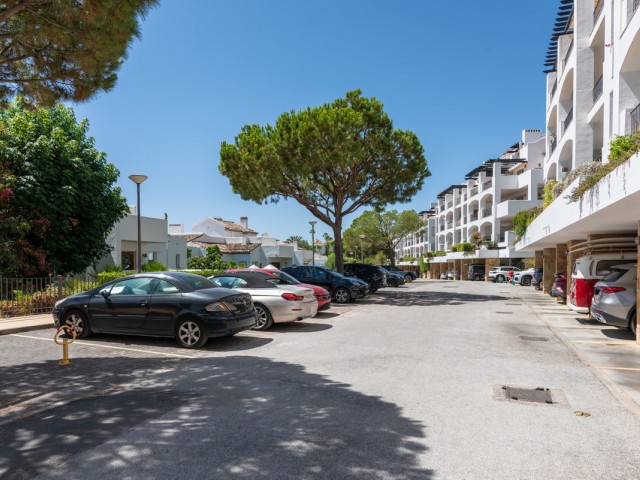 2 Bedrooms Apartment in Benahavís