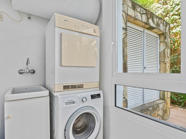 2 Bedrooms Apartment in Benahavís
