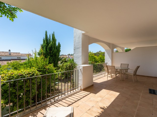 2 Bedrooms Apartment in Benahavís