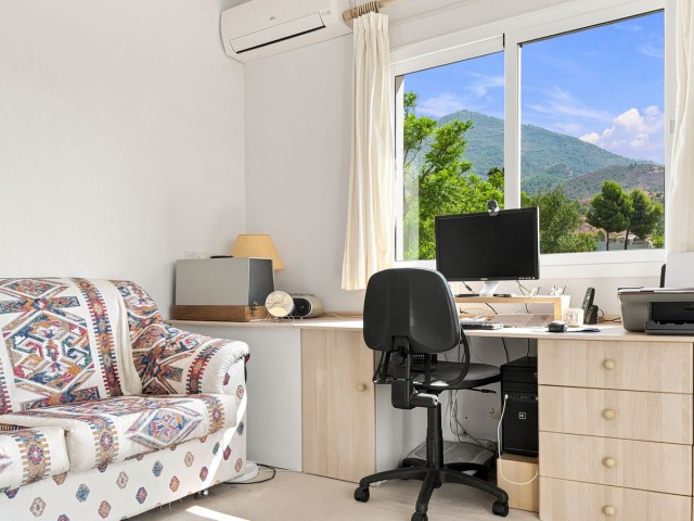 4 Schlafzimmer Villa in Valtocado